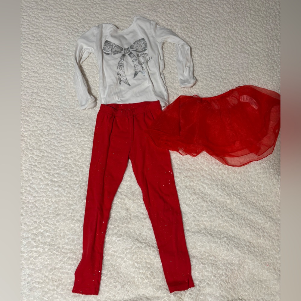 Carter’s Christmas 3 piece pajama set Size 6/6A